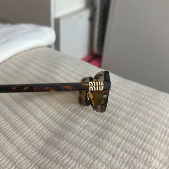 Tortoise Shell Sunglasses - Picture 3 of 4